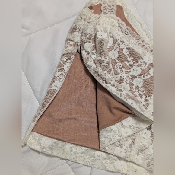 Tiger Mist Lace Crop Top in Cream and White - Picture 5 of 7